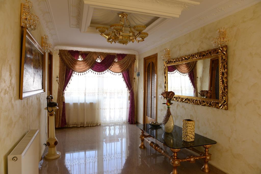 Vila Perla Sapanteana Sapinta Bilik gambar